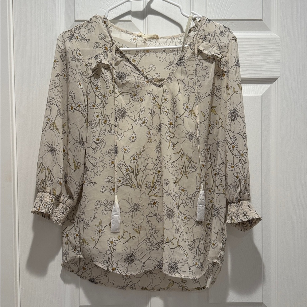 Floral Print Blouse with Ruffle Sleeves